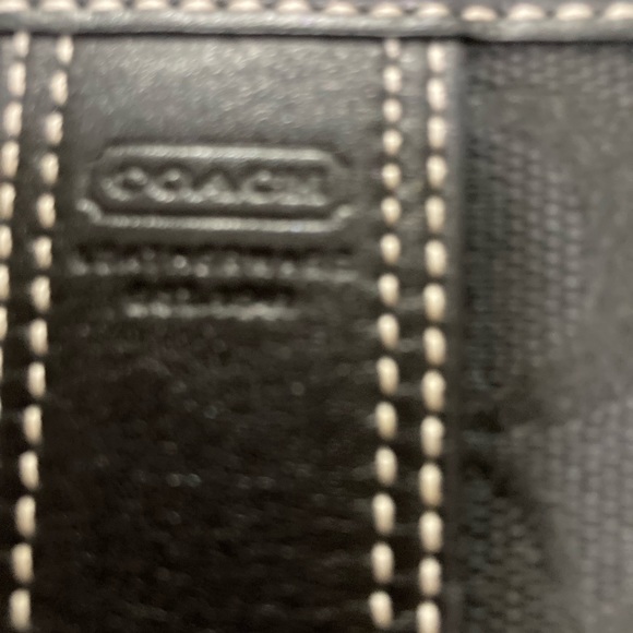 Beautiful coach crossbody - Picture 4 of 7